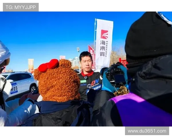 [赛车]2025COC呼伦贝尔冰雪赛预赛 林德伟遥遥领先.